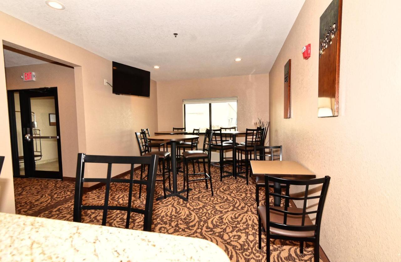 Cobblestone Inn & Suites - Clarion Exterior foto